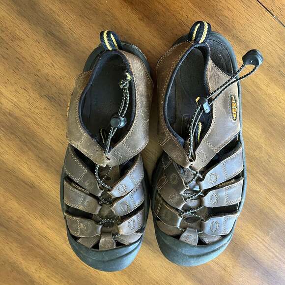 KEEN Men's Newport Bison Brown Leather Hiking Sandals - Picture 1 of 10